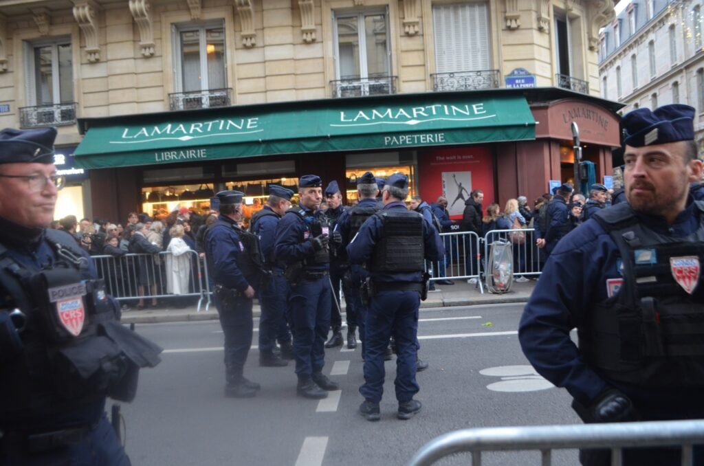 597818003 824216204000049 7289911200503098639 n